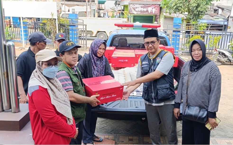 Pemkot Tangerang Kirim Bantuan Nasi Bungkus ke Posko Pengungsian Banjir Kampung Candulan