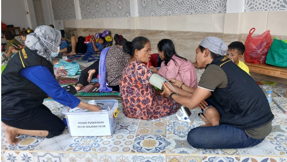 Dinkes Terjunkan Tim Cek Kesehatan Korban Banjir Kampung Candulan Cipondoh