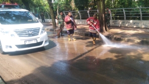 Usai Banjir Surut, Pemkot Tangsel Segera Lakukan Penyemprotan Lumpur di Jalan Terdampak