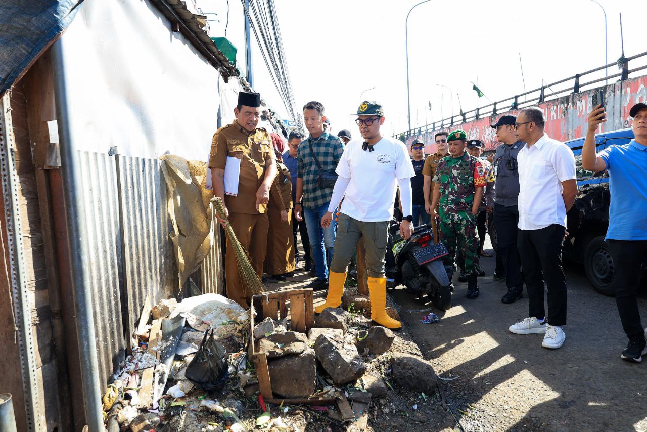PKL di Bawah Flyover dan Trotoar Pasar Ciputat Ditertibkan