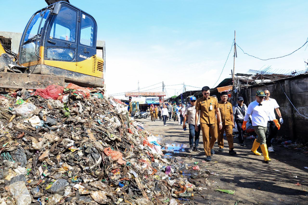 Jangan Ada Lagi Sampah Numpuk, Pengelola Sampah Pasar Cantik Ciputat Dirombak