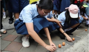 Mendirikan Telur, Tangkap Bebek Hingga Lempar Bacang Meriahkan Festival Peh Cun 2025