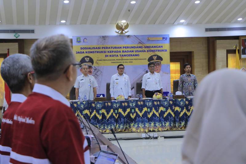 Buka Sosialisasi Jasa Konstruksi, Maryono: Pembangunan Harus Taat Aturan, Bukan Sekadar Cepat Selesai