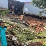 Tujuh Rumah di Puri Pamulang Tertimpa Longsor Turap