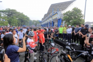 Ribuan Warga Gowes Bareng, Sachrudin Ajak Jaga Semangat Persatuan dan Lingkungan