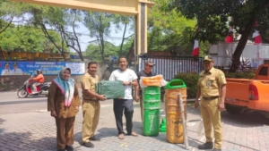 Kelurahan Batu Jaya Kota Tangerang Kerja Bakti Massal, Sambut Lomba Kelurahan Sehat Nasional