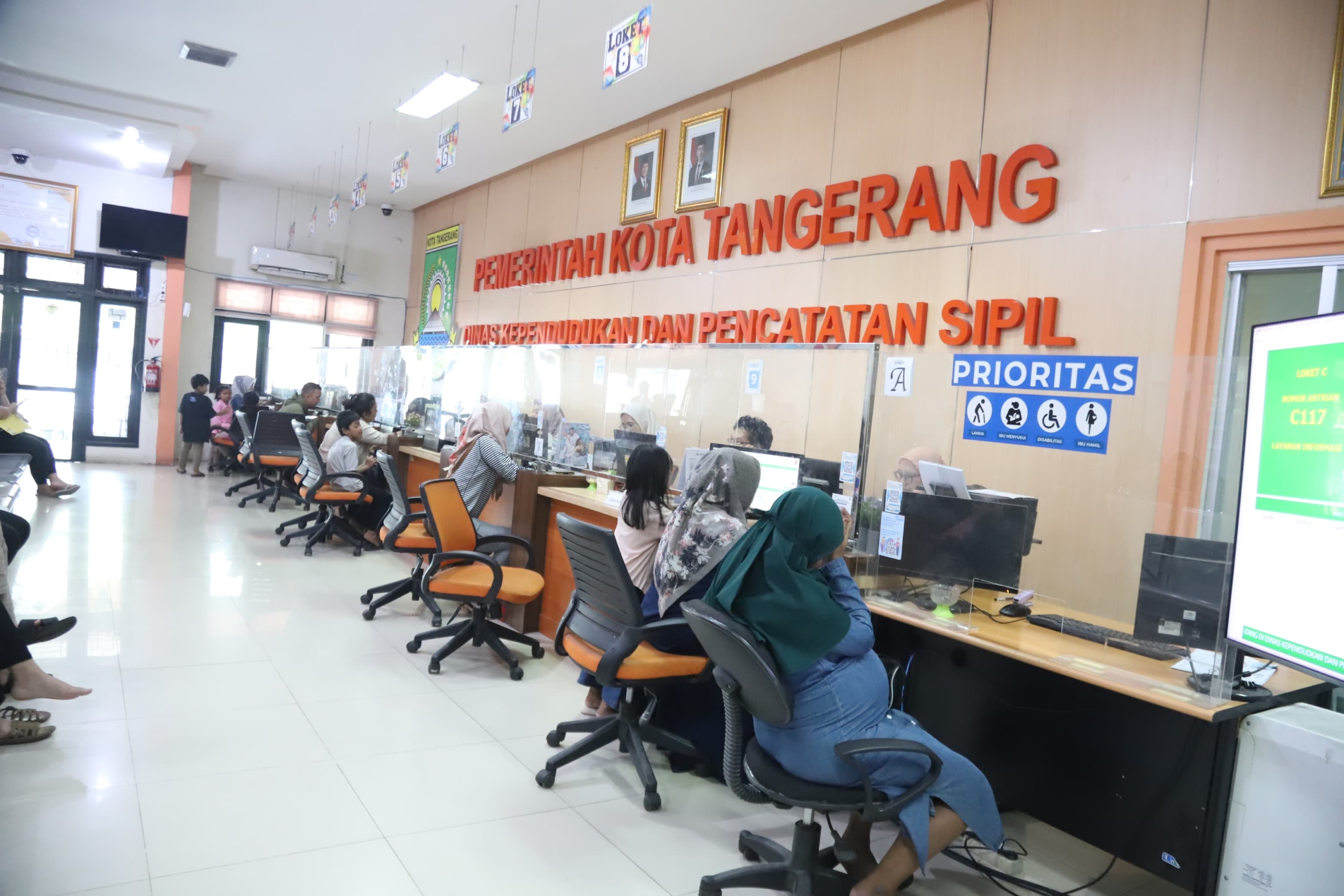 Tak Perlu Ke Kantor Disdukcapil, Warga Kota Tangerang Bisa Cetak Dokumen Kependudukan Mandiri