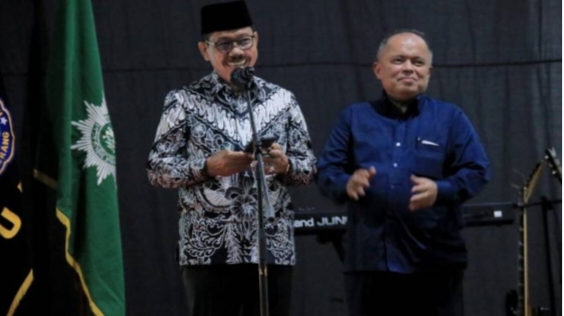 Komitmen Wali Kota Sachrudin Majukan Pendidikan Diganjar Penghargaan Urban Education Leadership Award
