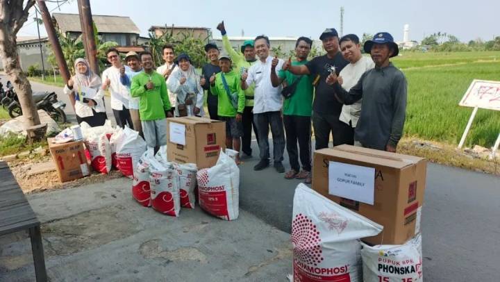 Dukung Produktivitas Petani, Pemkot Tangerang Salurkan 4.500 Kg Bantuan Sarana Pertanian