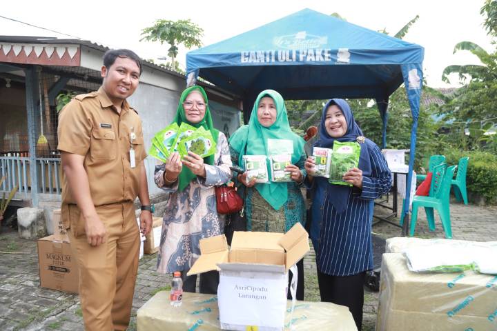 Terima Bantuan Benih Sampai Alat Hidroponik, Puluhan KWT Siap Majukan Urban Farming di Kota Tangerang