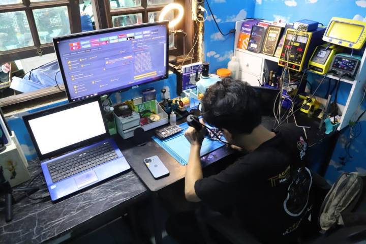 Kisah Inspiratif Pemuda Kota Tangerang, Bangun Usaha Teknisi Gadget Rumahan Beromzet Jutaan Rupiah