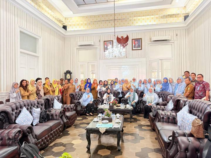 Ketua Tim Pembina Posyandu Kota Tangerang Tinjau Pilot Project 6 SPM di Kabupaten Lebak