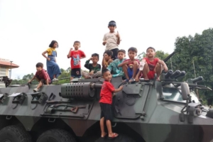 Sambut HUT Ke-80 TNI, Joy Ride Rantis Anoa Meriahkan Taman Elektrik Kota Tangerang