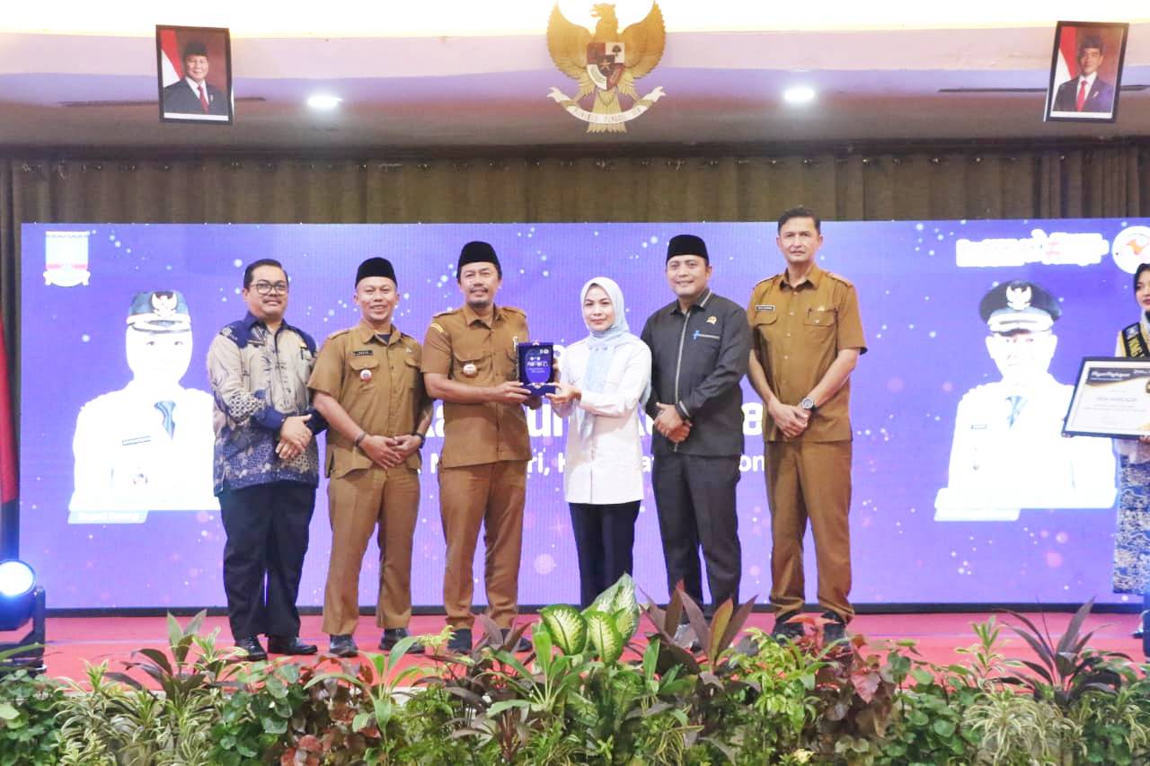 Kampung Kepaten Desa Margagiri Juara Umum Lomba Bulan Bhakti Gotong Royong