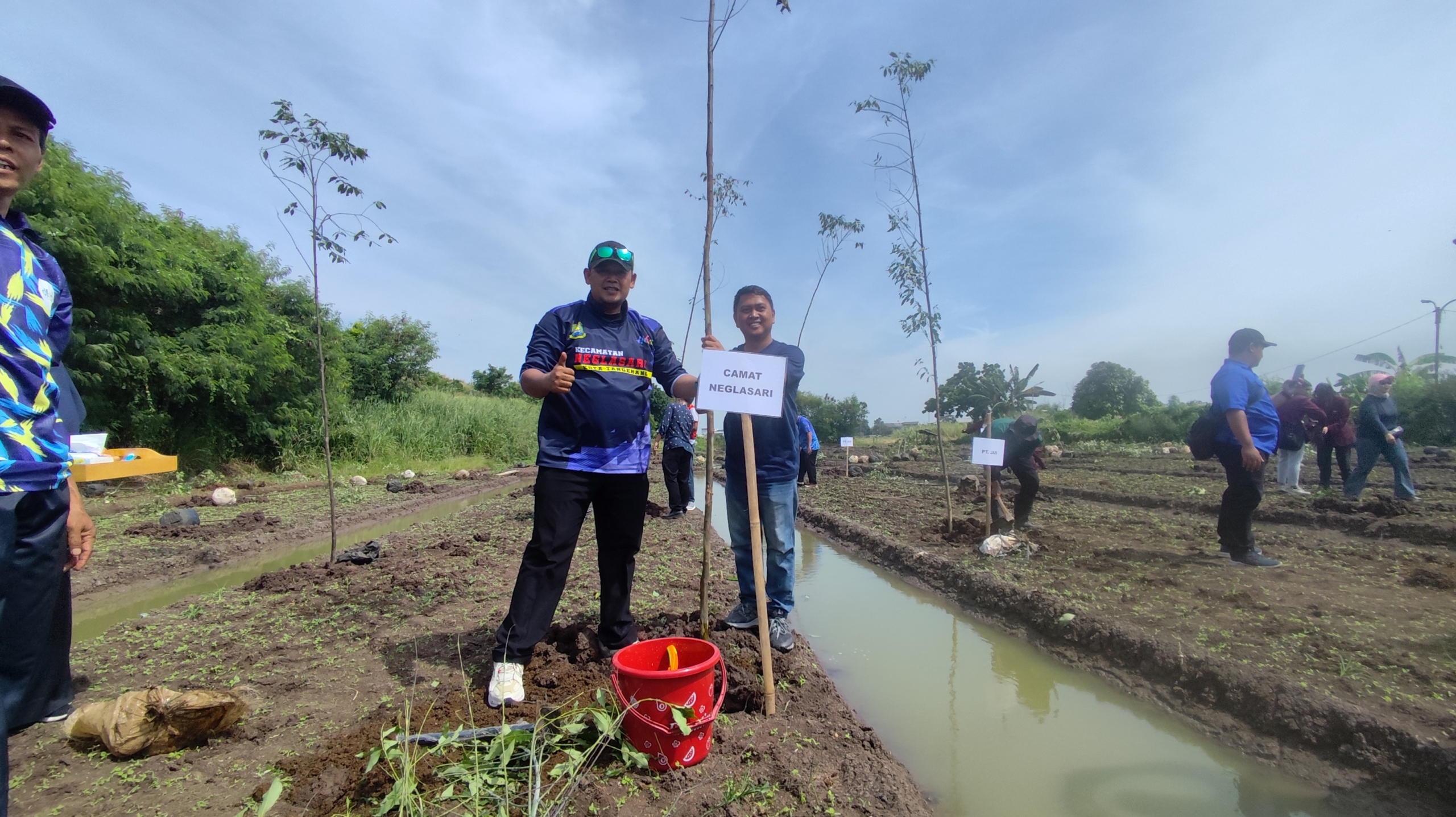 Kecamatan Neglasari Dukung Aksi Jumat Bersih yang Digalakkan Pemkot Tangerang