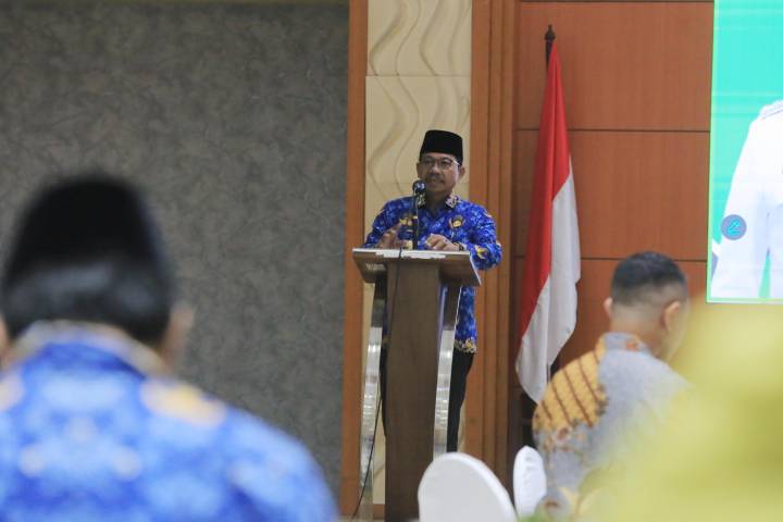 Buka Konsultasi Publik RPPLH, Sachrudin Berharap Pembangunan Tidak Hanya Mengejar Pertumbuhan Ekonomi
