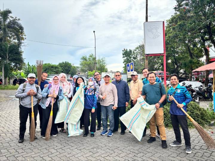 Jumat Serentak: Warga dan Pemkot Tangerang Kompak Bersihkan Lingkungan
