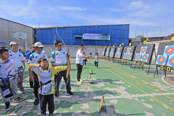 Wali Kota Tangerang Beri Motivasi pada Peserta THI Archery Festival 2025