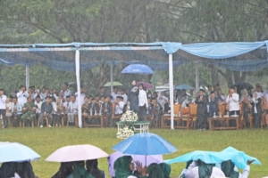 Kondisi Hujan Deras Bupati Serang Tetap Ikuti Hari Amal Bhakti Kemenag