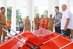 Pemkab Serang Dapat Bantuan 5 Rescue Boat Dari AQUATEC