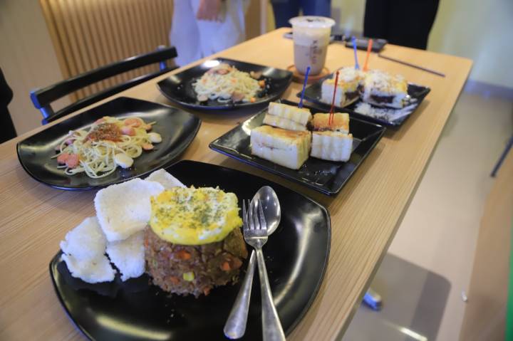 Kongkow Murah Meriah, Kawaii Cafe & Eatery Jadi Spot Nongkrong Baru di Kota Tangerang