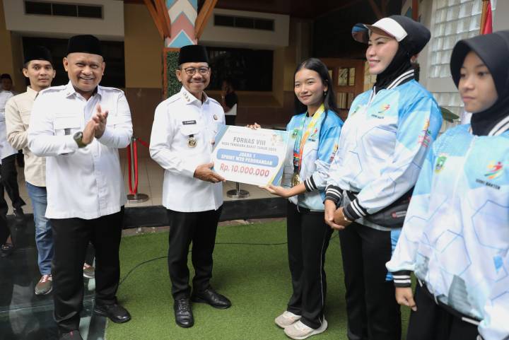Beri Bonus Peraih Medali FORNAS, Sachrudin: Apresiasi Semangat Juang Atlet