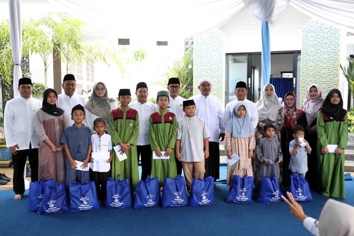 Momen Nuzulul Qur’an, Maryono Serahkan Santunan Anak Yatim