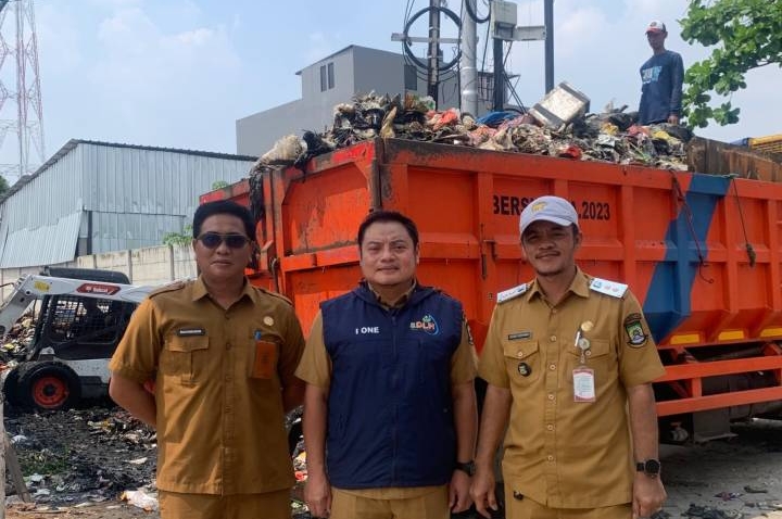 Pemkot Tangerang Gerak Cepat Tutup TPS Liar di RW 10 Kelurahan Karang Timur