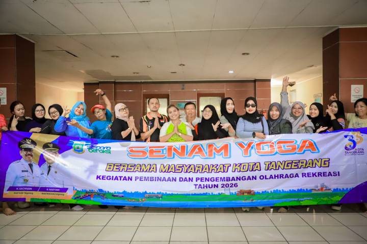 Jaga Kebugaran Warga, Dispora Kota Tangerang Konsisten Gelar Kelas Yoga Gratis