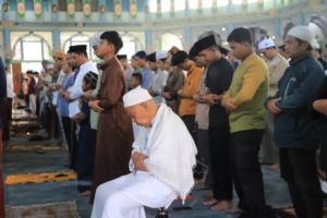 Khidmat Salat Iduladha di Masjid Al-A’zhom, Pemkot Tangerang Salurkan Hewan Kurban ke 13 Kecamatan