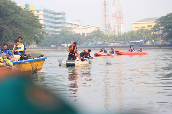 Peringati Hari Lingkungan Hidup Sedunia, Lebaran Cisadane Angkut 12,7 Ton Sampah dari Sungai