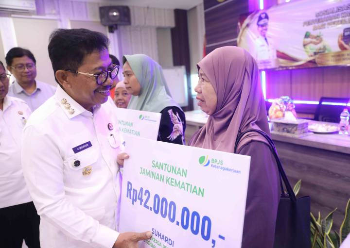 Di Tengah Tantangan Ekonomi, Pemkot Tangerang Bayarkan Jaminan Sosial bagi 22.865 Pekerja Rentan