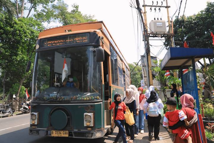 Tekan Pengeluaran Transportasi, Warga Kota Tangerang Diajak Naik Bus Tayo dan Angkot Si Benteng Rp2 Ribu Saja