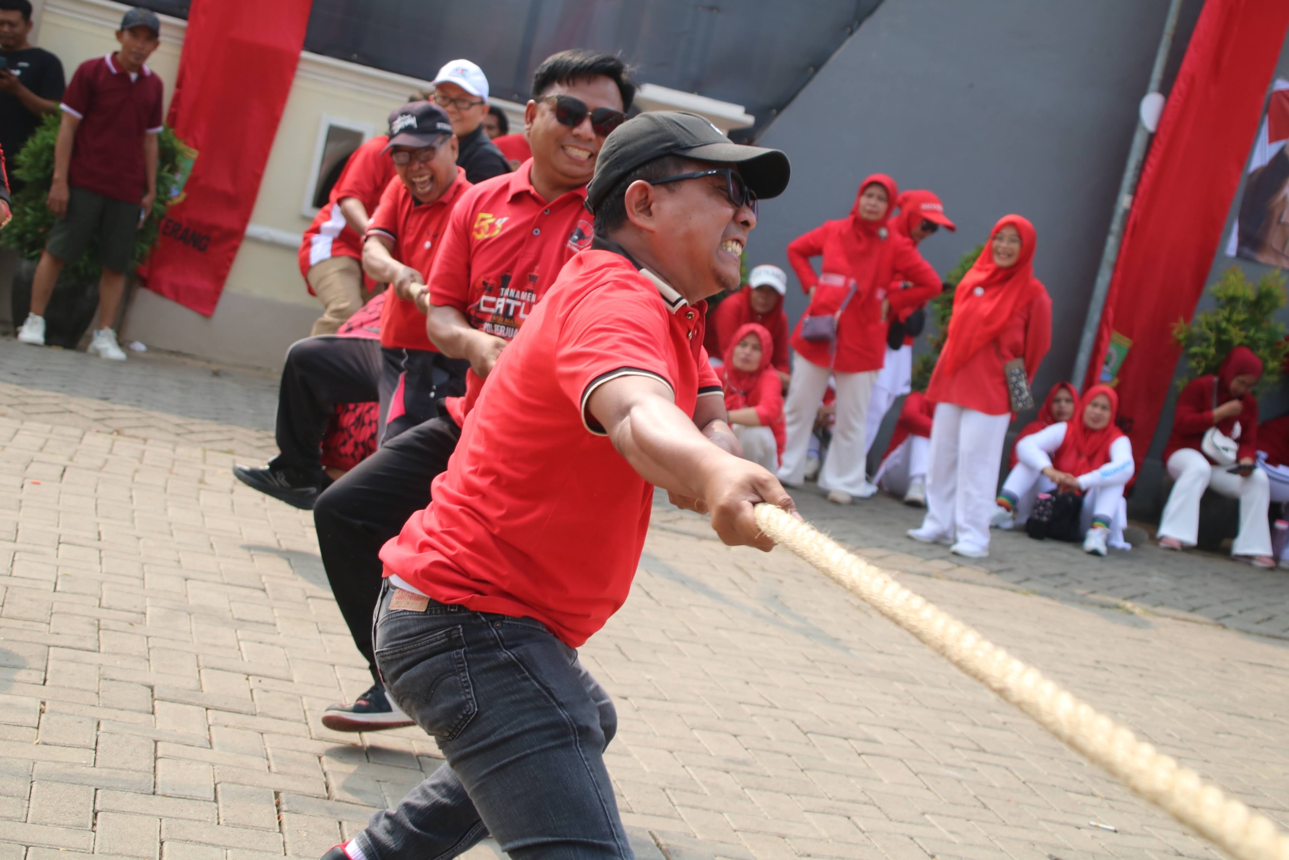 Keseruan Kader PDI Perjuangan Kota Tangerang Senam Sicita dan Lomba 17-an, Penuh Semangat dan Kekompakan