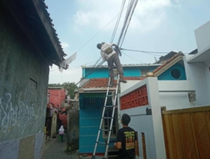 Kampung Terang di Kebon Besar Makin Nyaman, Satgas Batuceper Gerak Cepat Perbaiki PJU