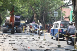 Perbaikan Jalan Teuku Umar Karawaci Dimulai, Pemkot Tangerang Terapkan Rekayasa Contraflow