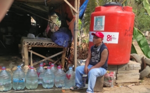 Mumu Rohimu dan Cerita Kemanusiaan di Tiap Tetes Air Bersih Pinang