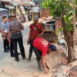 Pemkot Tangerang Tertibkan Bangunan Liar di Saluran Irigasi Sipon
